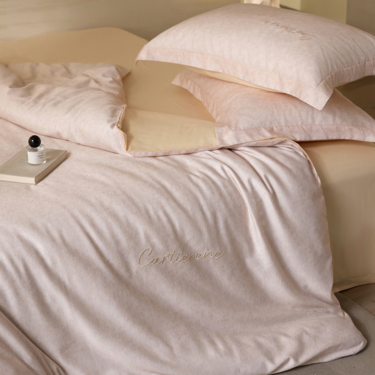 91家纺网 家纺一手货源 找家纺 花愿（原花纪） 2026新款全棉纯棉刺绣数码印花四件套-蒂娜 蒂娜-奶昔白