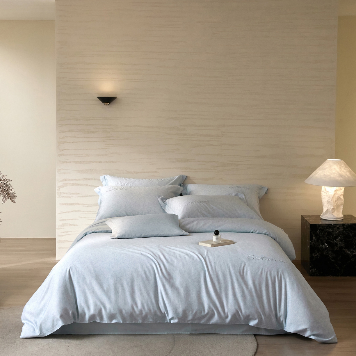 91家纺网 家纺一手货源 找家纺 花愿（原花纪） 2026新款全棉纯棉刺绣数码印花四件套-蒂娜 蒂娜-晴空兰