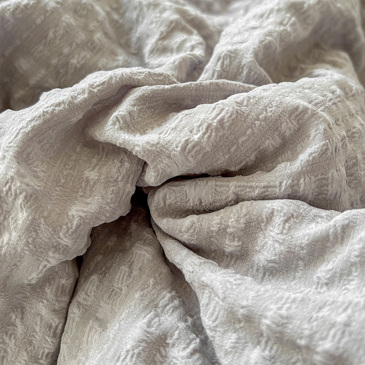 91家纺网 家纺一手货源 找家纺 寐居家纺 2026新款A类韩式提花泡芙夏被夏凉被空调被 雾灰泡芙