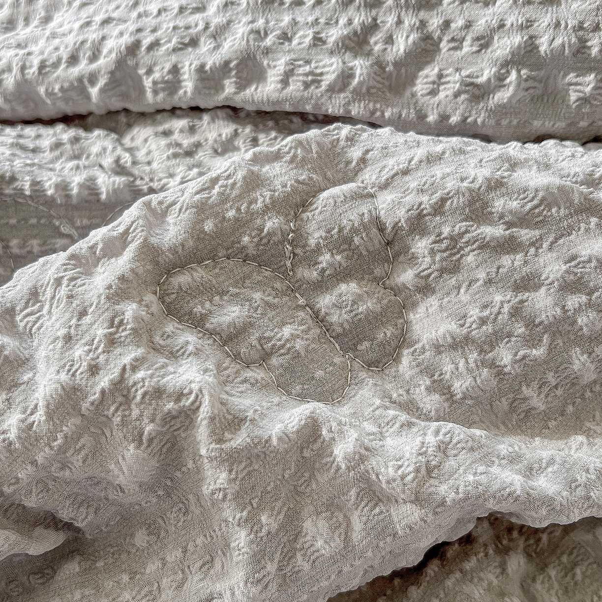 91家纺网 家纺一手货源 找家纺 寐居家纺 2026新款A类韩式提花泡芙夏被夏凉被空调被 雾灰泡芙