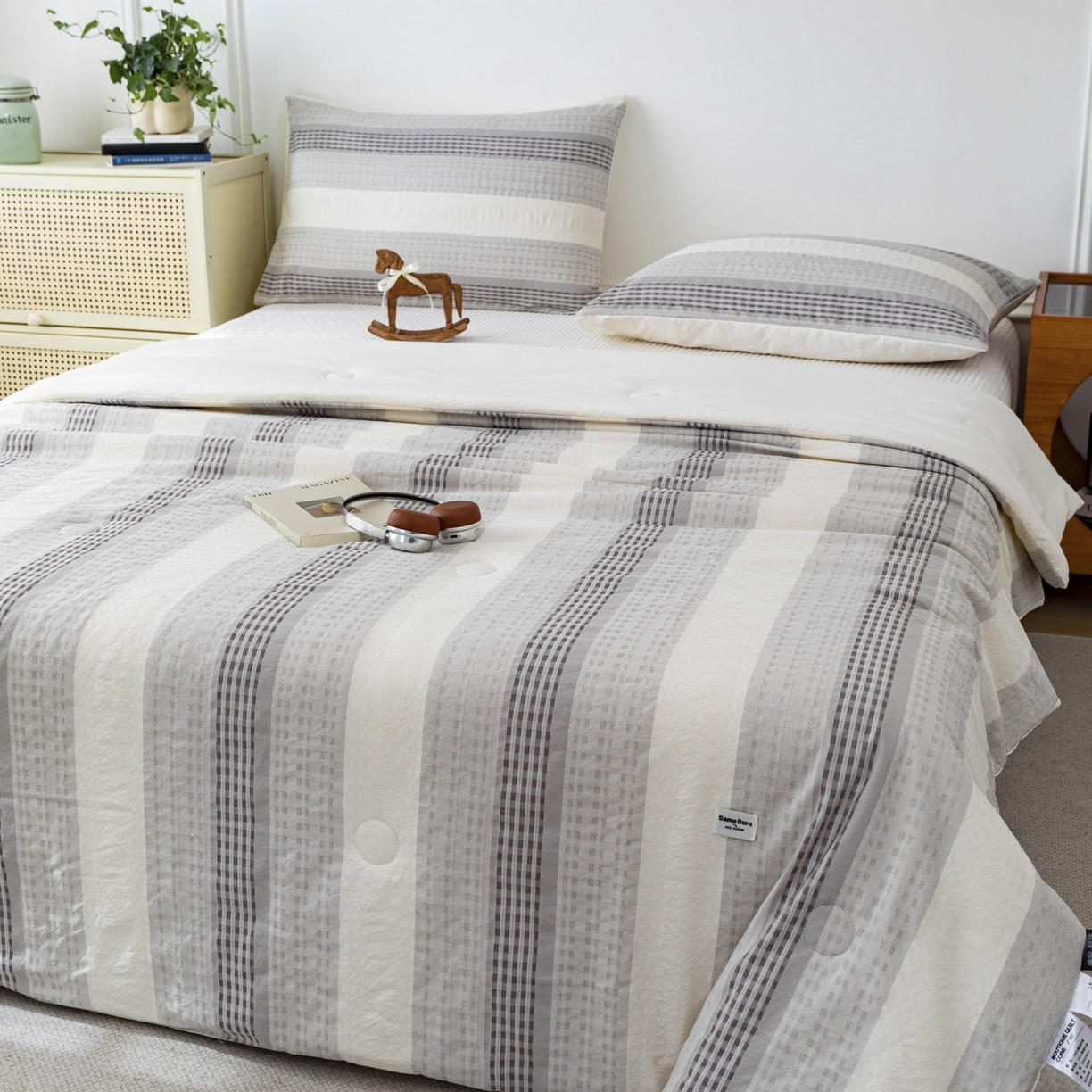 91家纺网 家纺一手货源 找家纺 寐居家纺 2026新款柔软素织提花夏被夏凉被空调被 素织·浅灰