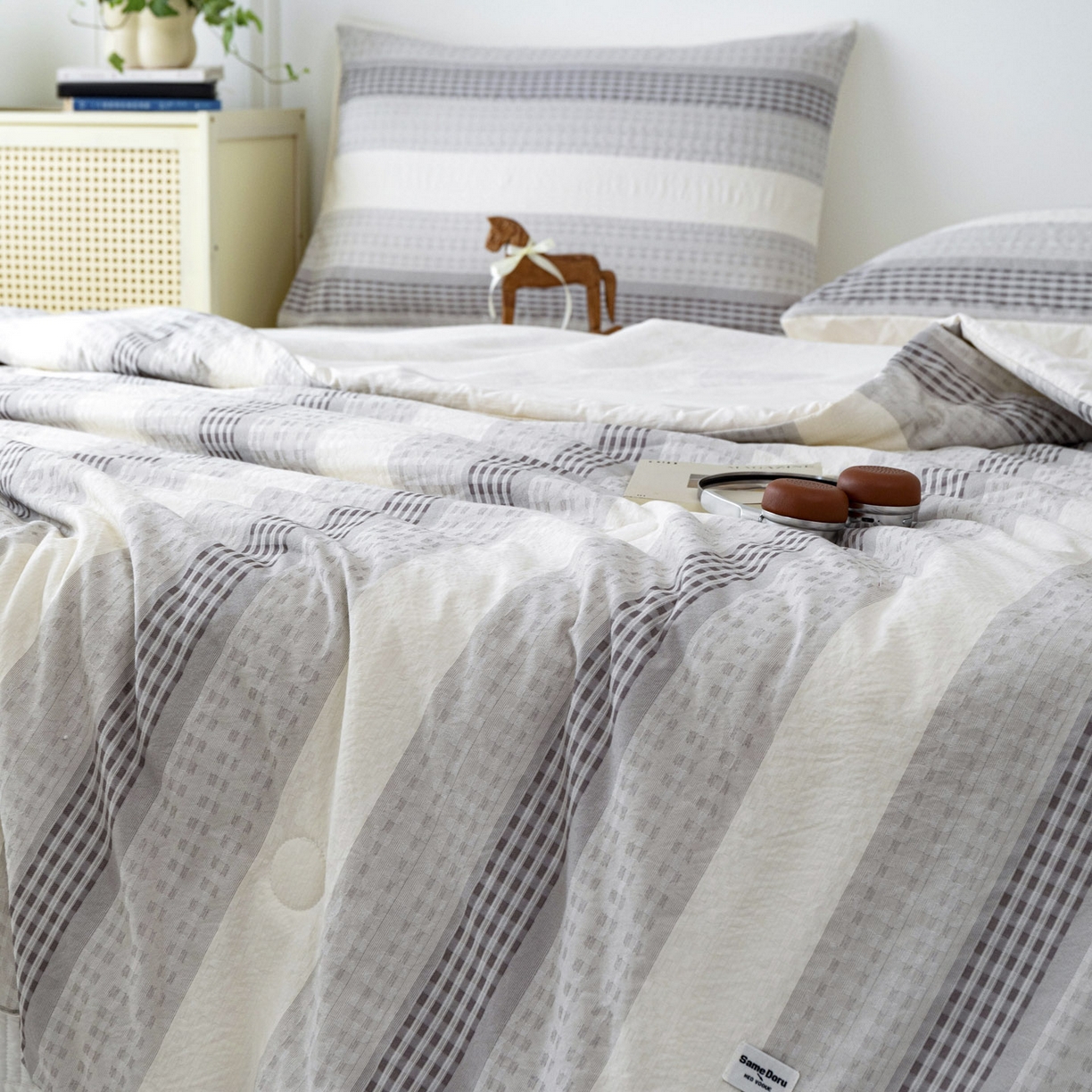 91家纺网 家纺一手货源 找家纺 寐居家纺 2026新款柔软素织提花夏被夏凉被空调被 素织·浅灰