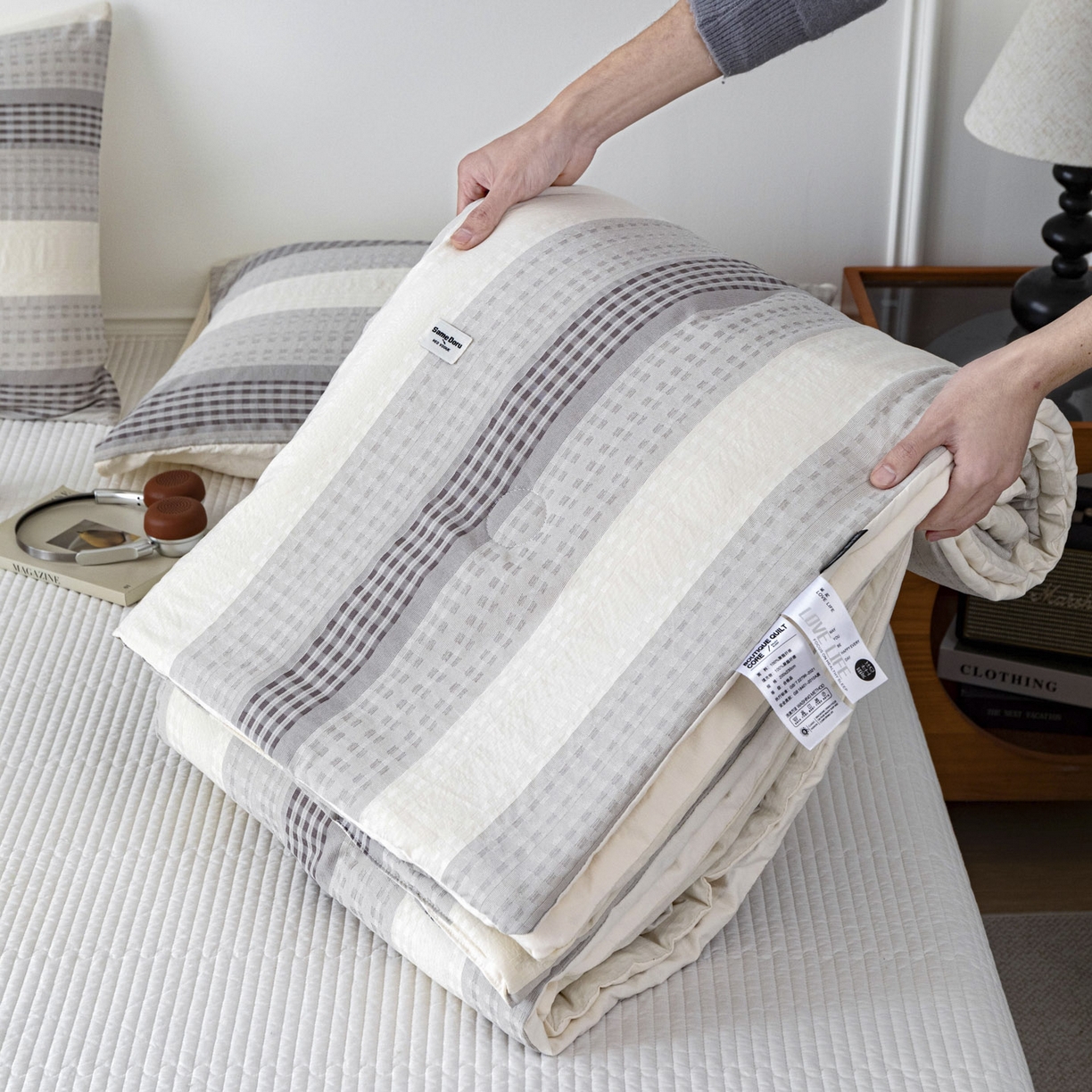 91家纺网 家纺一手货源 找家纺 寐居家纺 2026新款柔软素织提花夏被夏凉被空调被 素织·浅灰