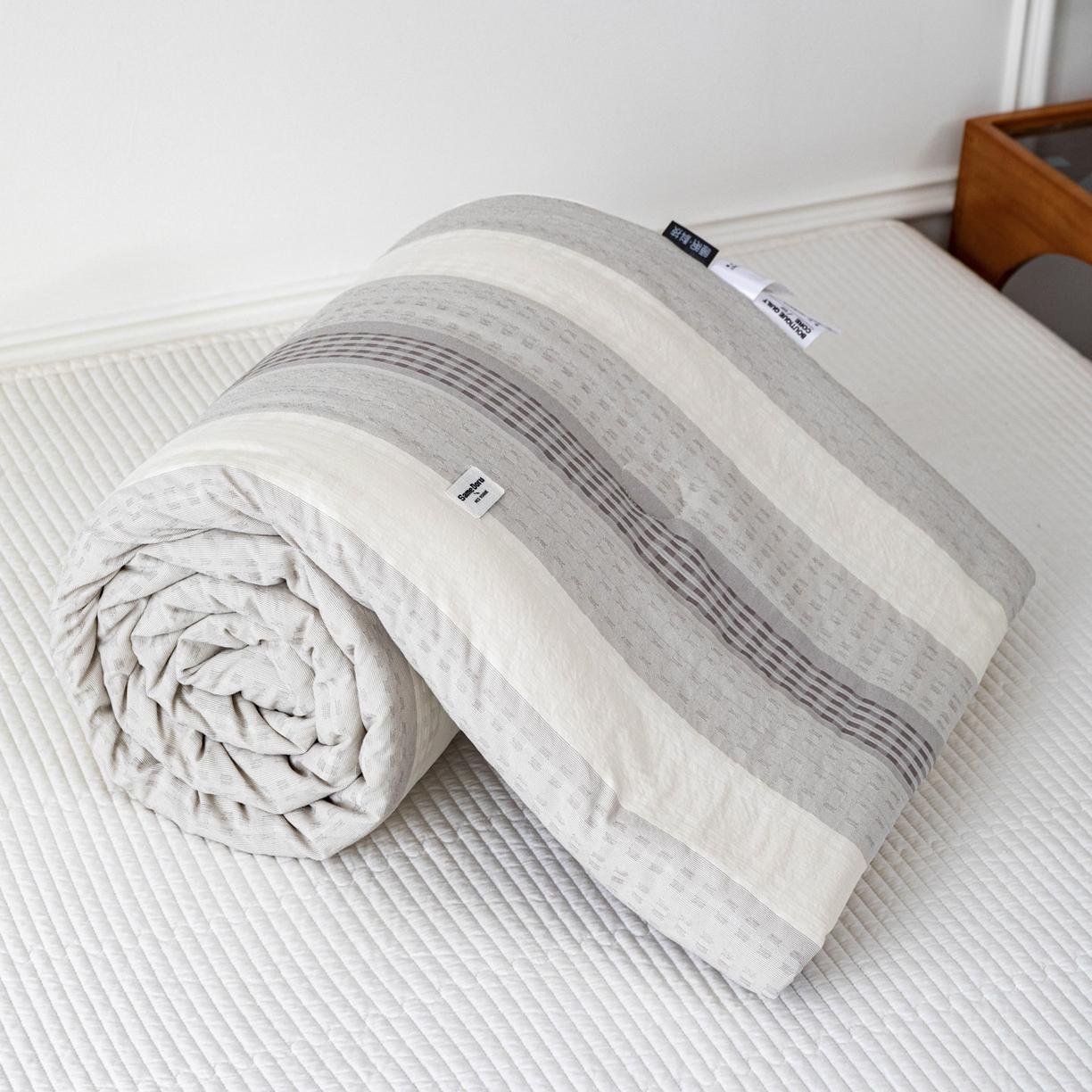 91家纺网 家纺一手货源 找家纺 寐居家纺 2026新款柔软素织提花夏被夏凉被空调被 素织·浅灰