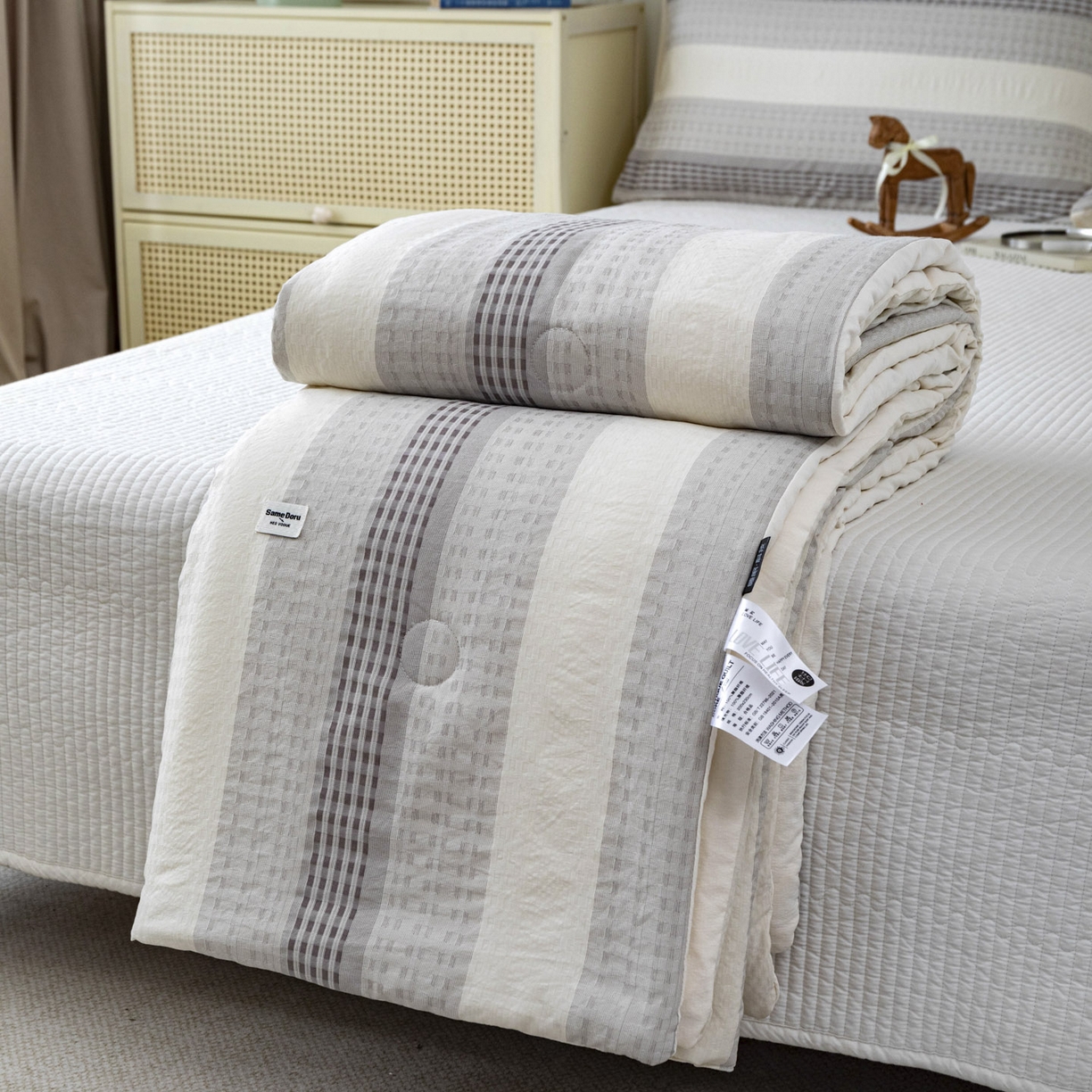 91家纺网 家纺一手货源 找家纺 寐居家纺 2026新款柔软素织提花夏被夏凉被空调被 素织·浅灰