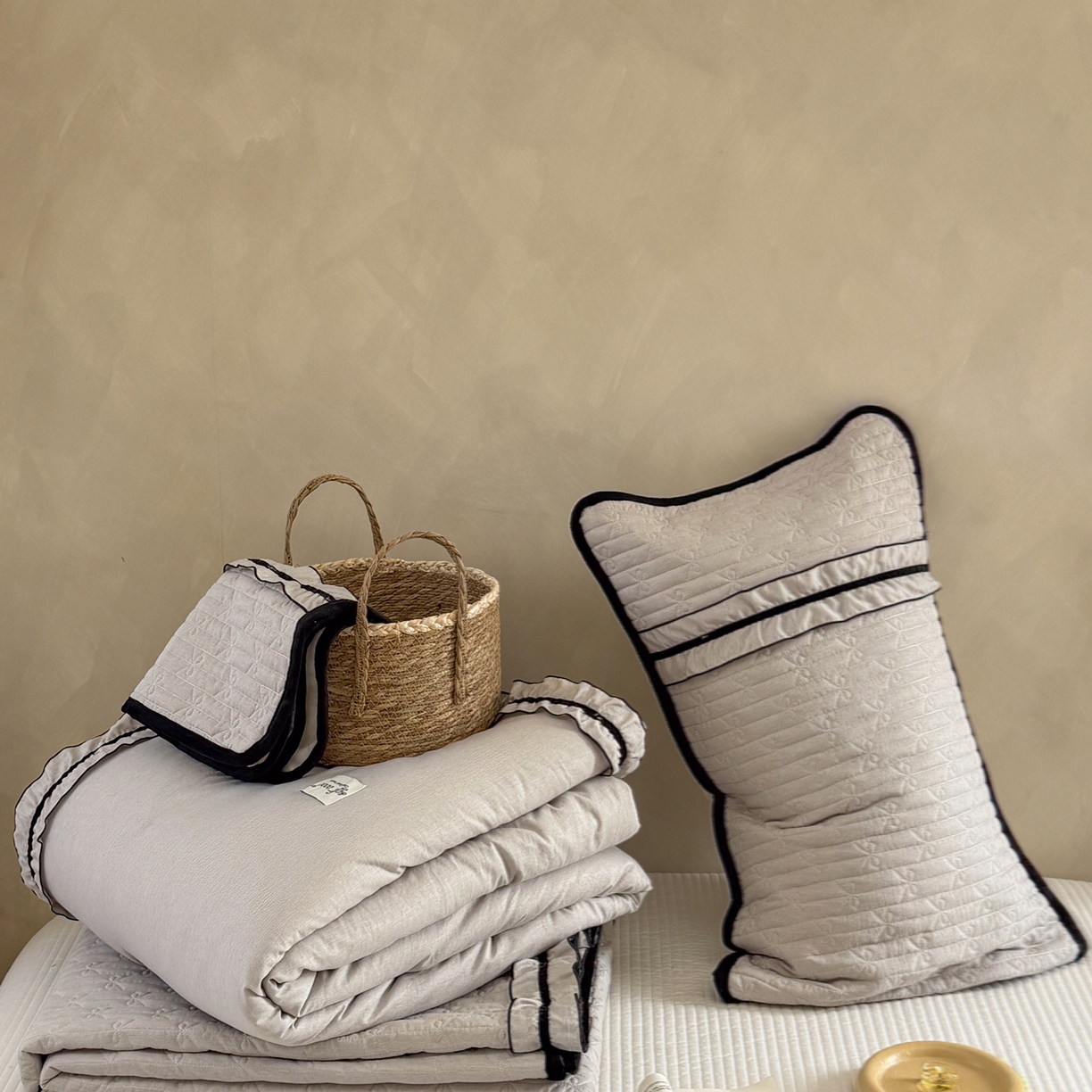 91家纺网 家纺一手货源 找家纺 寐居家纺 2026新款雨露麻夏被床盖四件套 雨露-奶茶棕