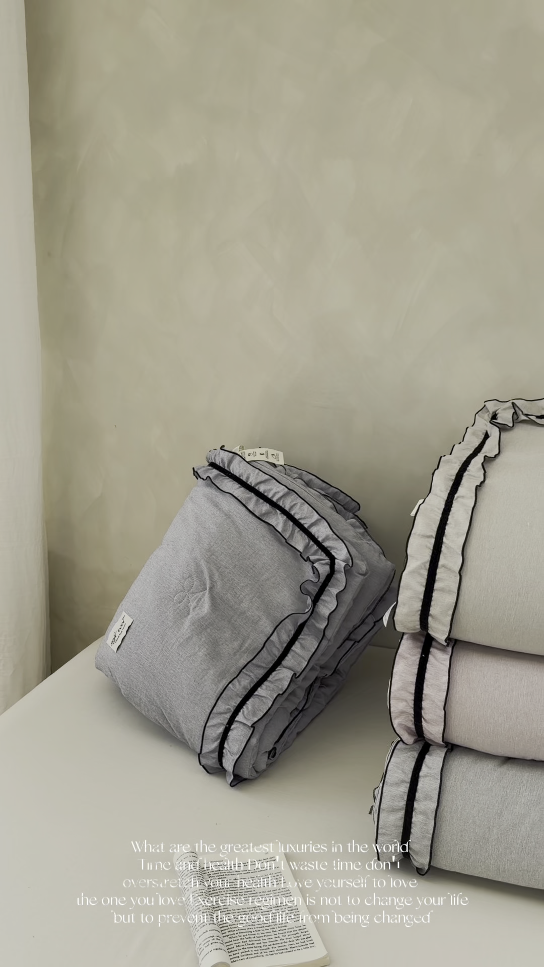 91家纺网 家纺一手货源 找家纺 寐居家纺 2026新款雨露麻夏被床盖四件套 雨露-信风灰