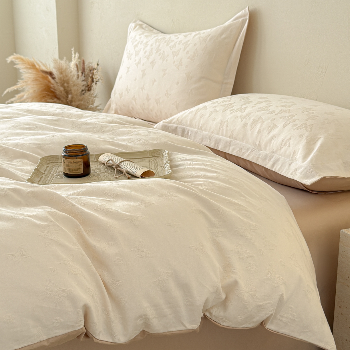 91家纺网 家纺一手货源 找家纺 慕尚家纺 2026新款A类60支长绒棉纯棉提花贡缎大提花光泽绸缎感四件套 蝴蝶飞米