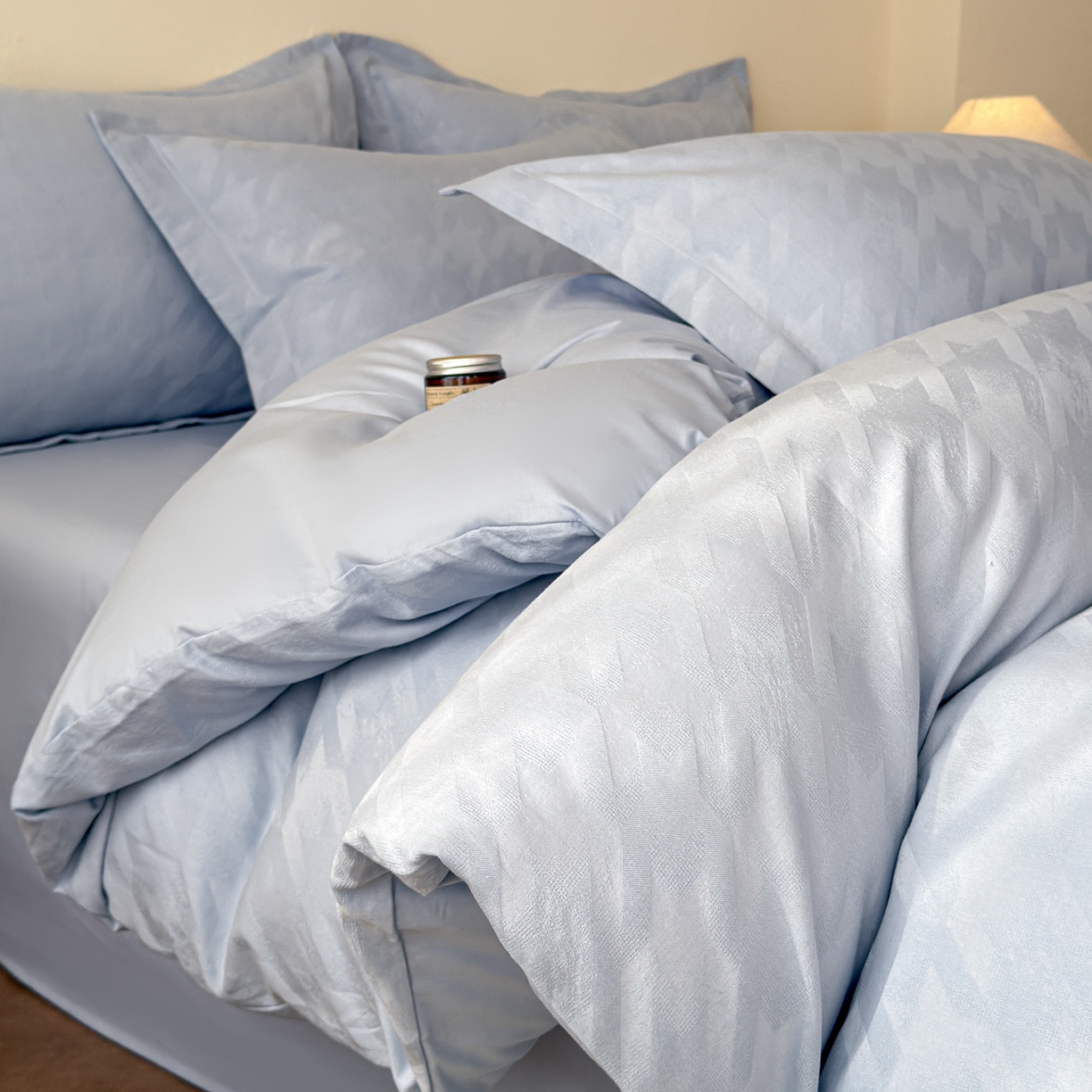 慕尚家纺 2026新款A类60支长绒棉纯棉提花贡缎大提花光泽绸缎感四件套 肌理蓝