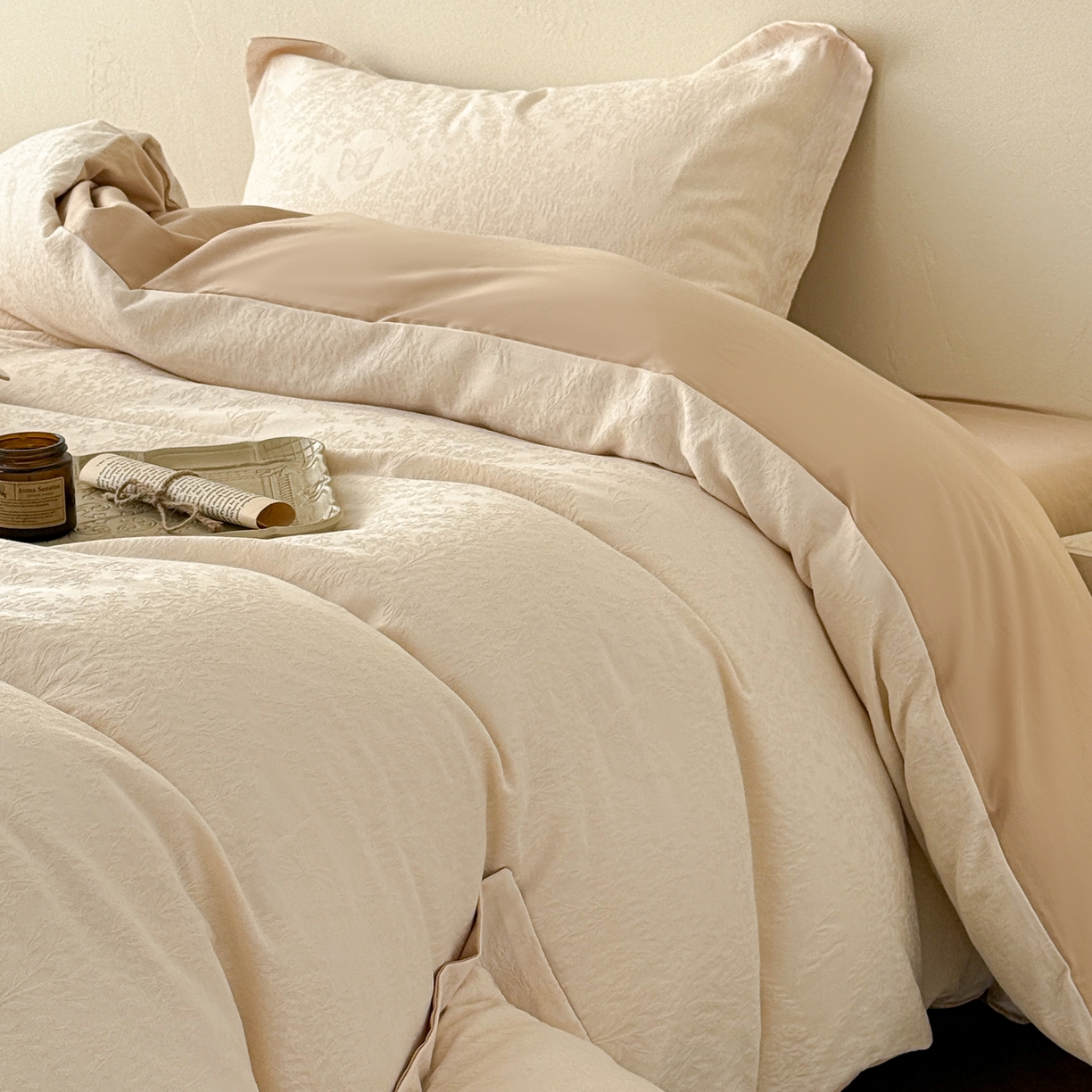 91家纺网 家纺一手货源 找家纺 慕尚家纺 2026新款A类60支长绒棉纯棉提花贡缎大提花光泽绸缎感四件套 麦穗蝴蝶米