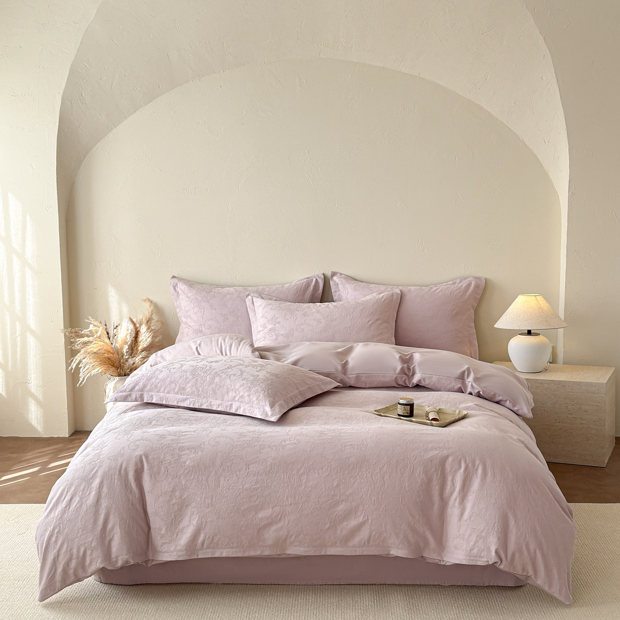 91家纺网 家纺一手货源 找家纺 慕尚家纺 2026新款A类60支长绒棉纯棉提花贡缎大提花光泽绸缎感四件套 鸢尾花蝶紫