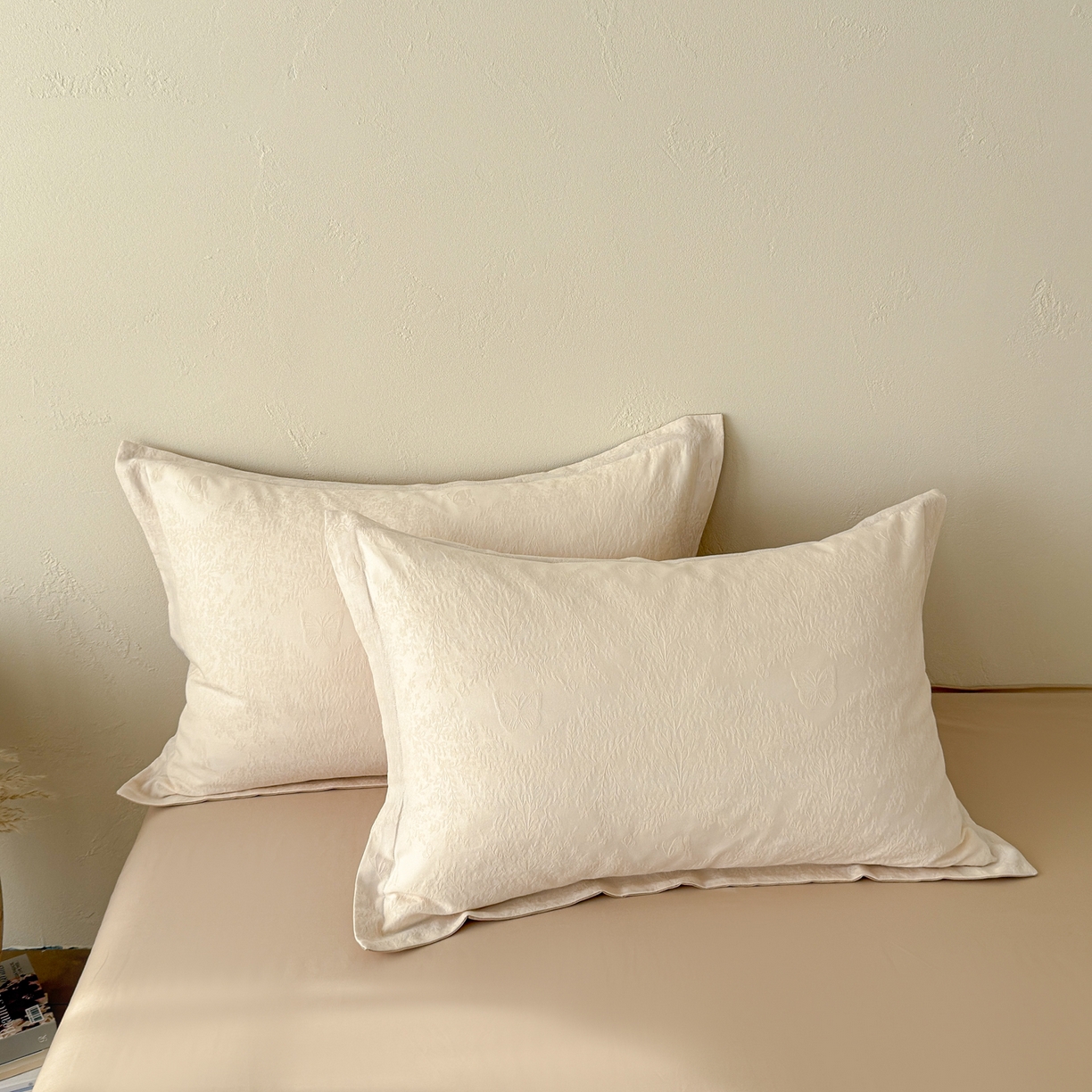 91家纺网 家纺一手货源 找家纺 慕尚家纺 2026新款A类60支长绒棉纯棉提花贡缎大提花光泽绸缎感四件套 麦穗蝴蝶米