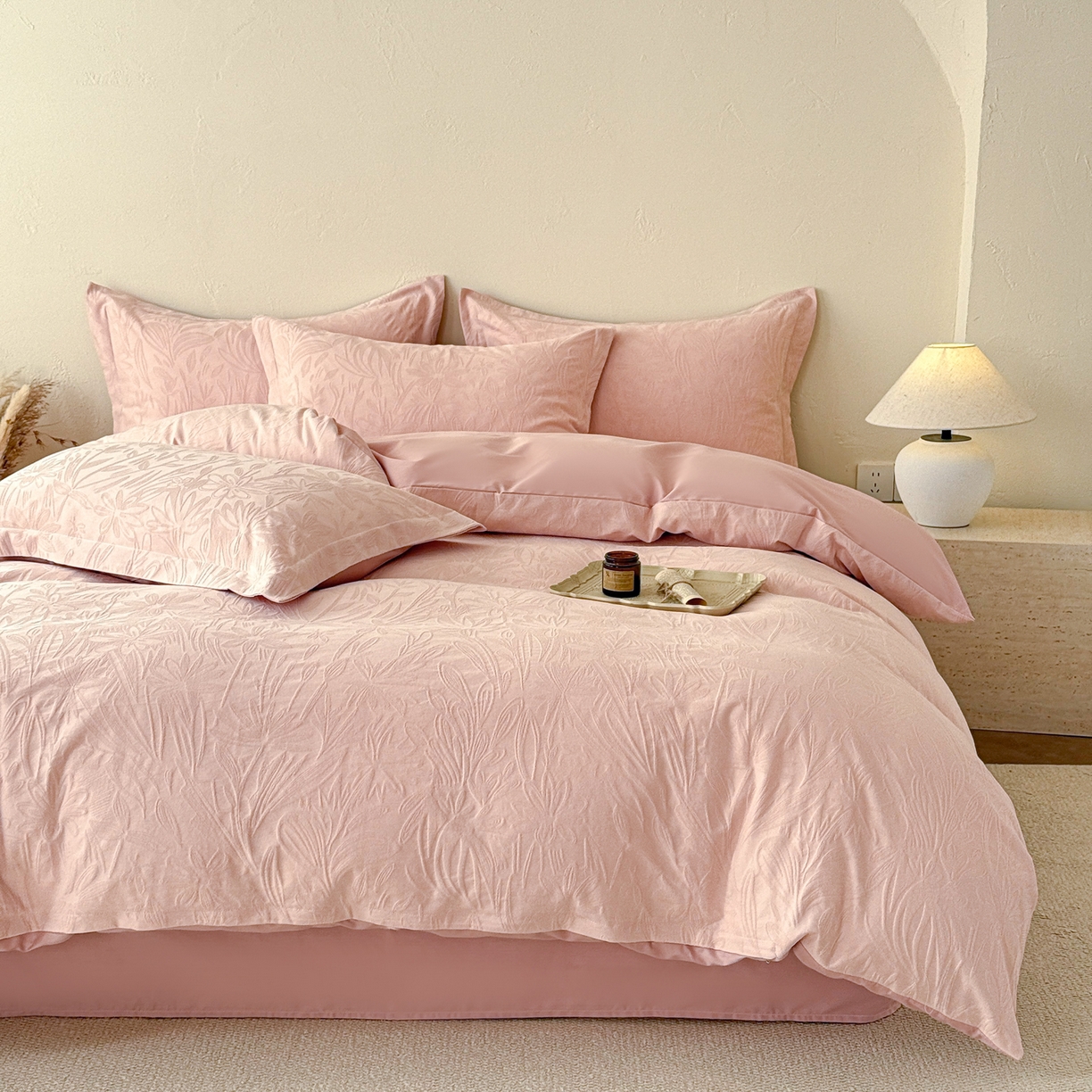 91家纺网 家纺一手货源 找家纺 慕尚家纺 2026新款A类60支长绒棉纯棉提花贡缎大提花光泽绸缎感四件套 花瓣粉