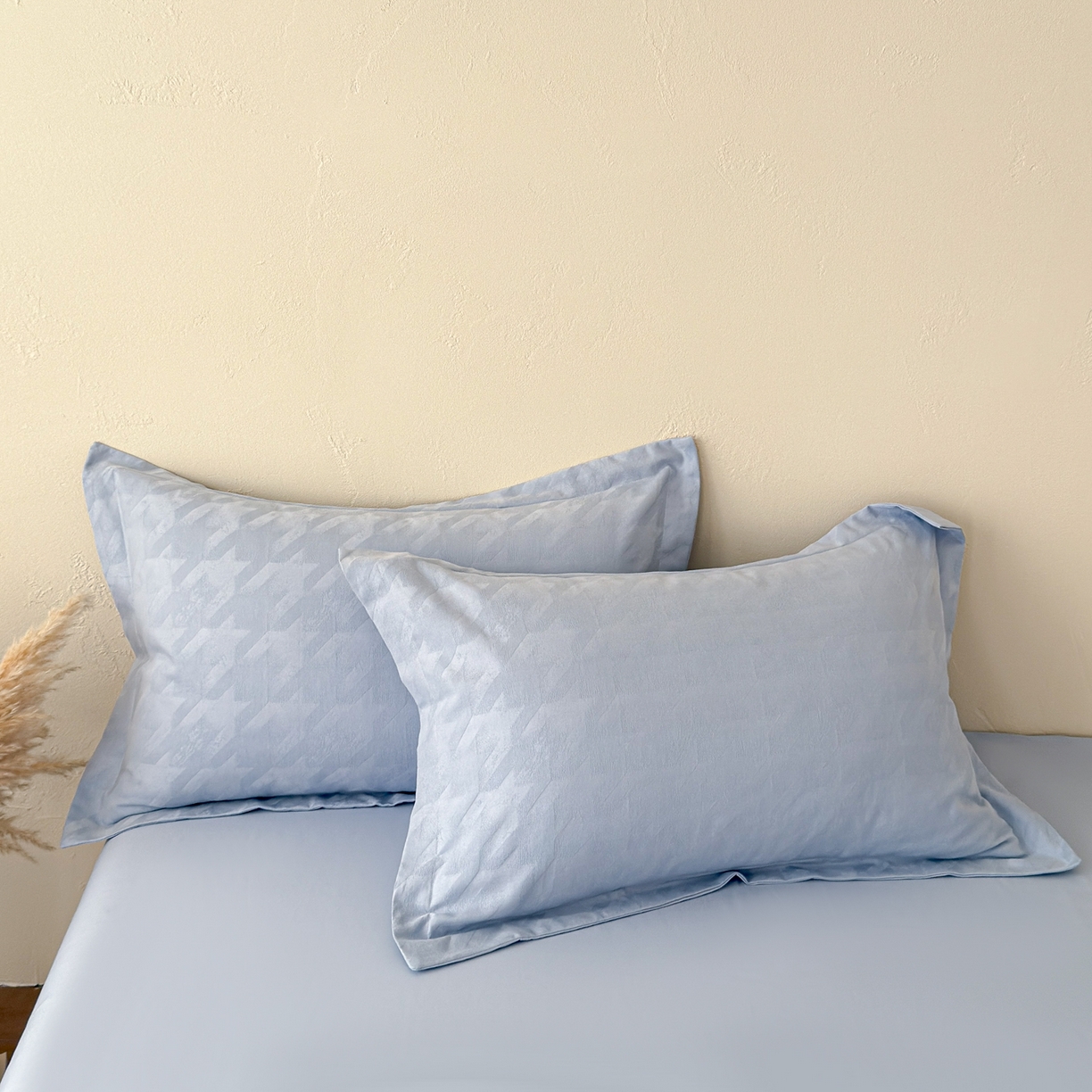 91家纺网 家纺一手货源 找家纺 慕尚家纺 2026新款A类60支长绒棉纯棉提花贡缎大提花光泽绸缎感四件套 肌理蓝