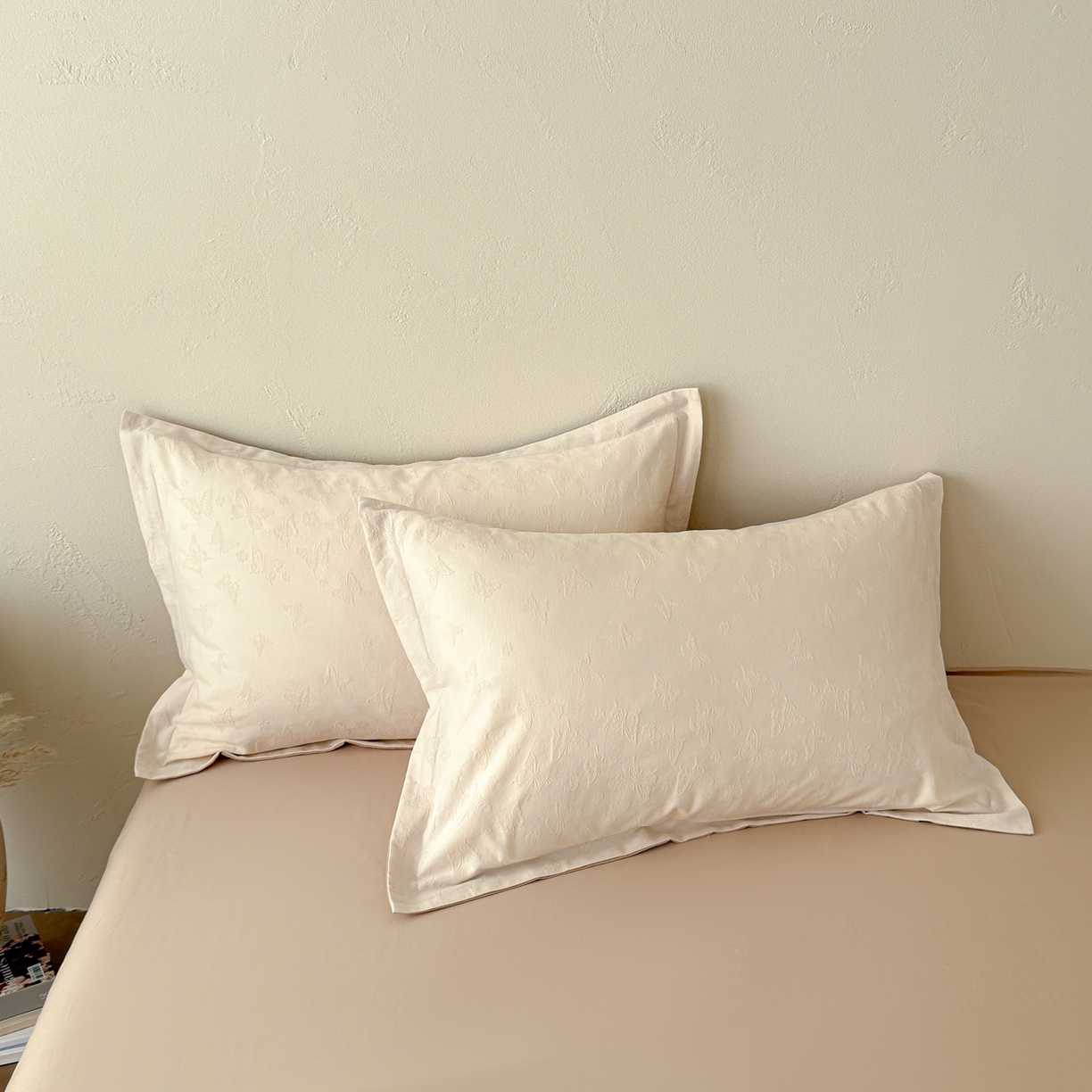 91家纺网 家纺一手货源 找家纺 慕尚家纺 2026新款A类60支长绒棉纯棉提花贡缎大提花光泽绸缎感四件套 蝴蝶飞米