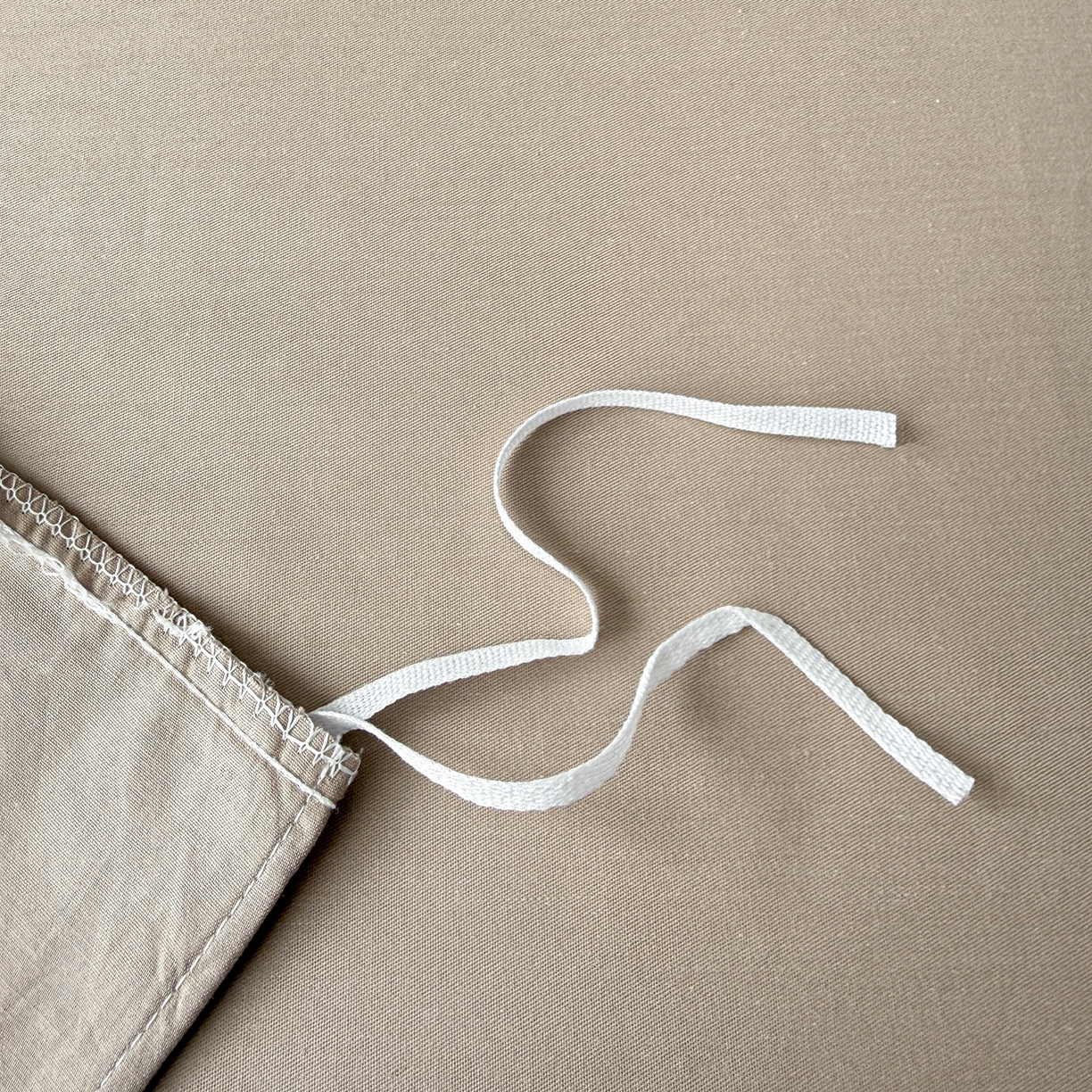 91家纺网 家纺一手货源 找家纺 慕尚家纺 2026新款A类60支长绒棉纯棉提花贡缎大提花光泽绸缎感四件套 费尔岛卡其