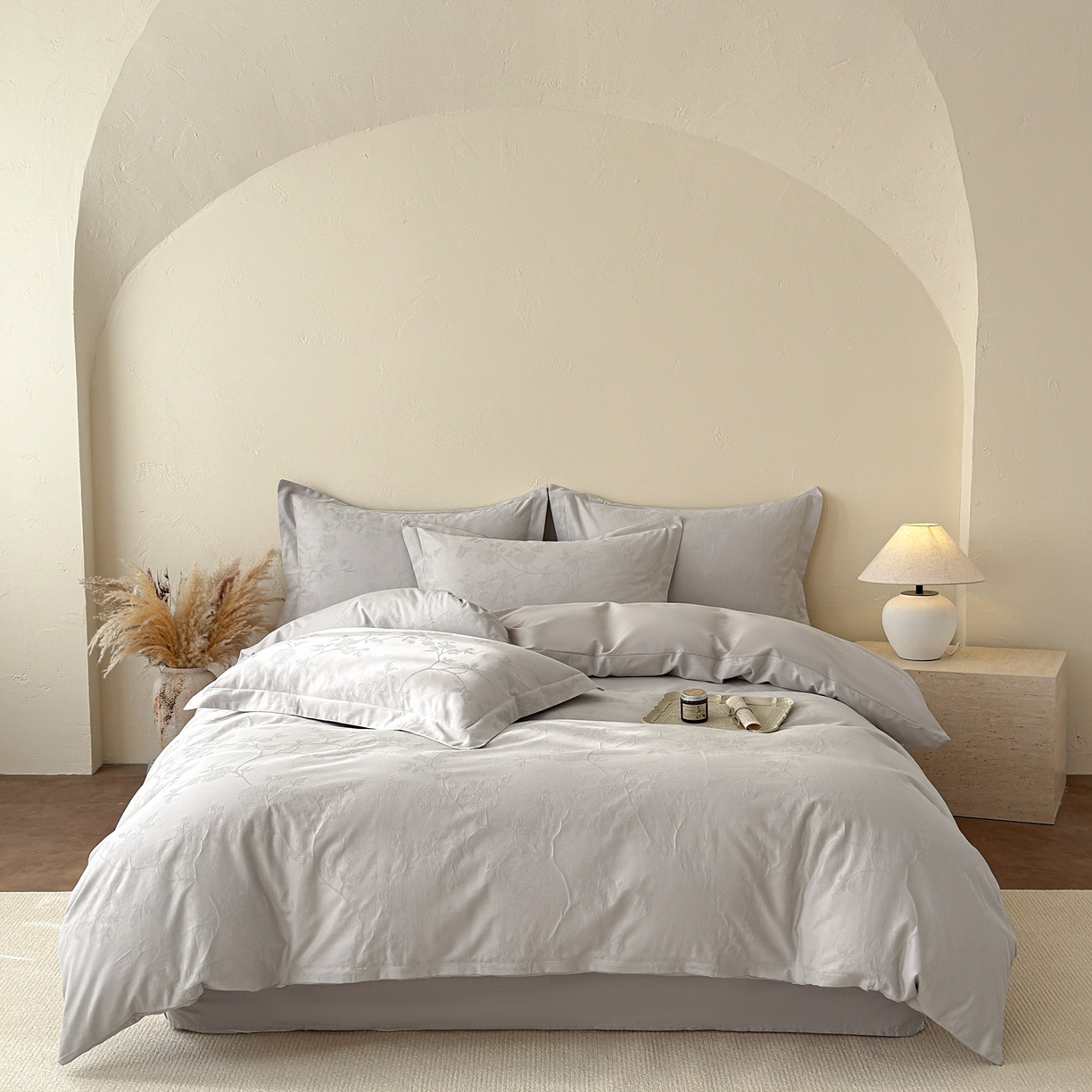 91家纺网 家纺一手货源 找家纺 慕尚家纺 2026新款A类60支长绒棉纯棉提花贡缎大提花光泽绸缎感四件套 清风蝶灰