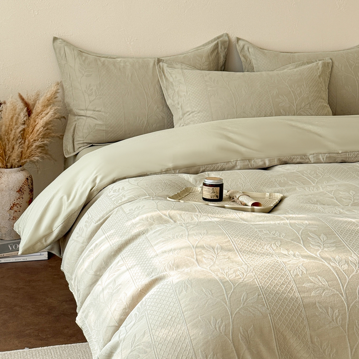 91家纺网 家纺一手货源 找家纺 慕尚家纺 2026新款A类60支长绒棉纯棉提花贡缎大提花光泽绸缎感四件套 花弄影绿