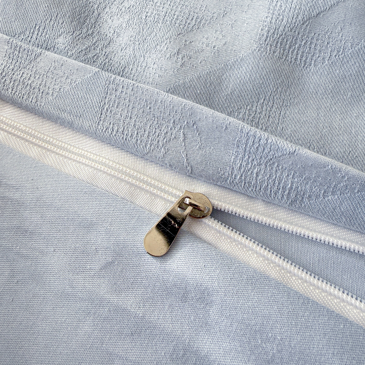 91家纺网 家纺一手货源 找家纺 慕尚家纺 2026新款A类60支长绒棉纯棉提花贡缎大提花光泽绸缎感四件套 肌理蓝