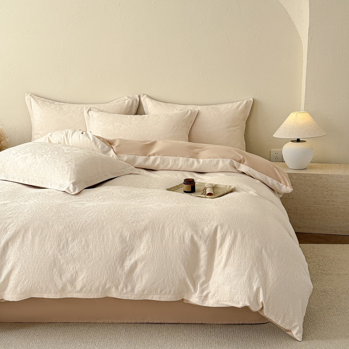 91家纺网 家纺一手货源 找家纺 慕尚家纺 2026新款A类60支长绒棉纯棉提花贡缎大提花光泽绸缎感四件套 麦穗蝴蝶米