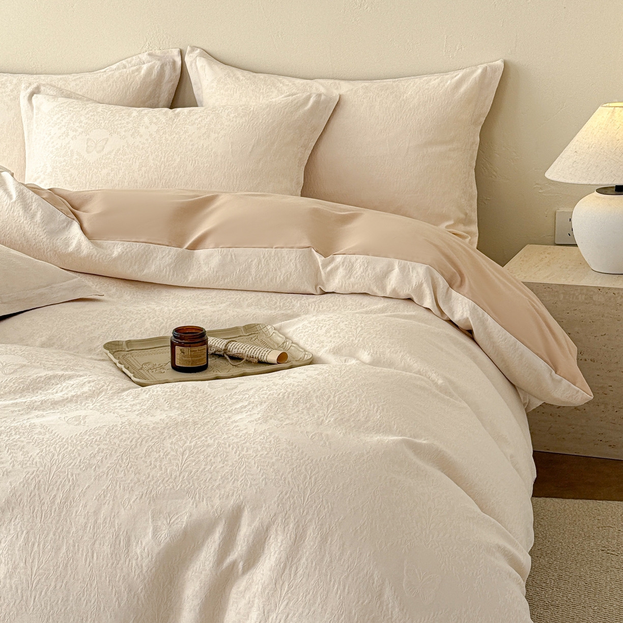 91家纺网 家纺一手货源 找家纺 慕尚家纺 2026新款A类60支长绒棉纯棉提花贡缎大提花光泽绸缎感四件套 麦穗蝴蝶米