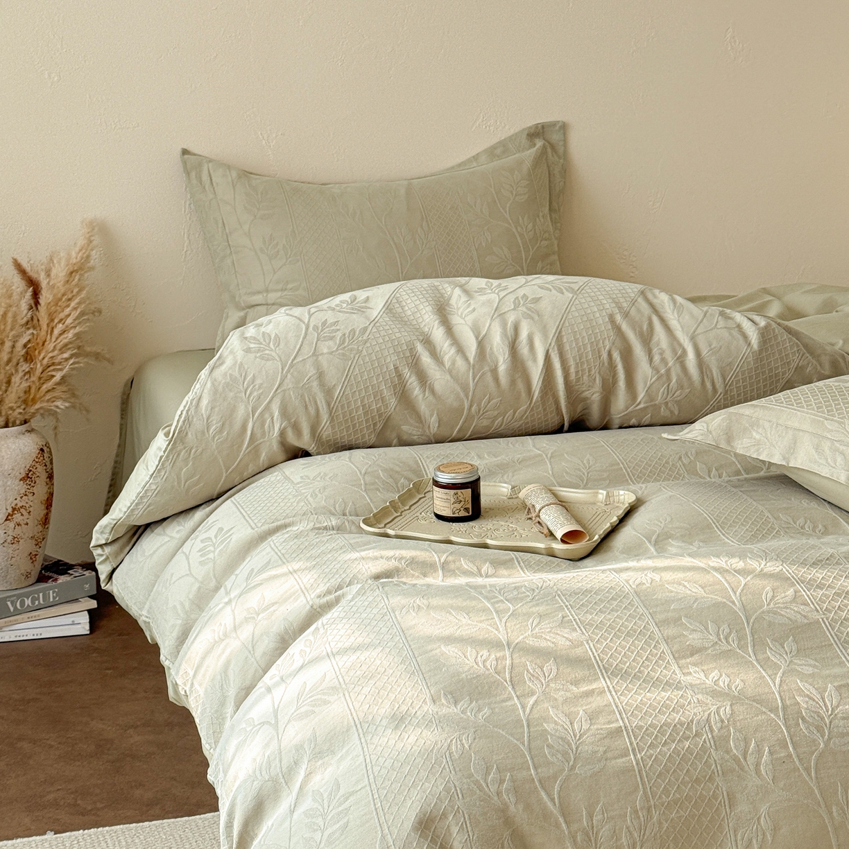 91家纺网 家纺一手货源 找家纺 慕尚家纺 2026新款A类60支长绒棉纯棉提花贡缎大提花光泽绸缎感四件套 花弄影绿