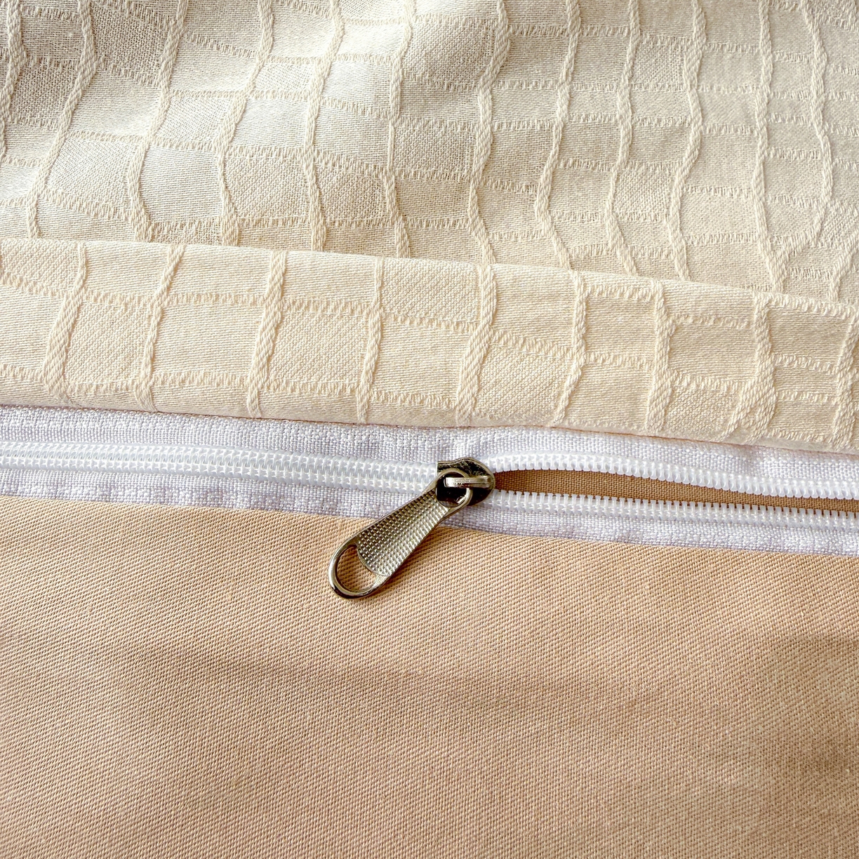 91家纺网 家纺一手货源 找家纺 慕尚家纺 2026新款A类60支长绒棉纯棉提花贡缎大提花光泽绸缎感四件套 布朗米