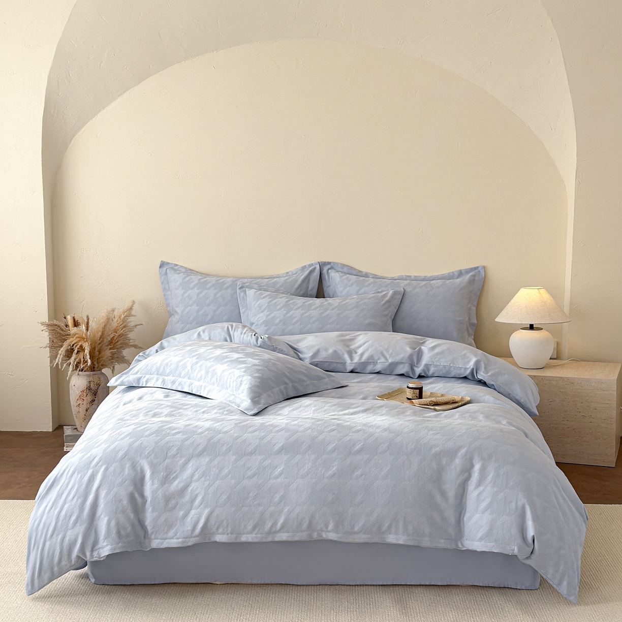 91家纺网 家纺一手货源 找家纺 慕尚家纺 2026新款A类60支长绒棉纯棉提花贡缎大提花光泽绸缎感四件套 肌理蓝