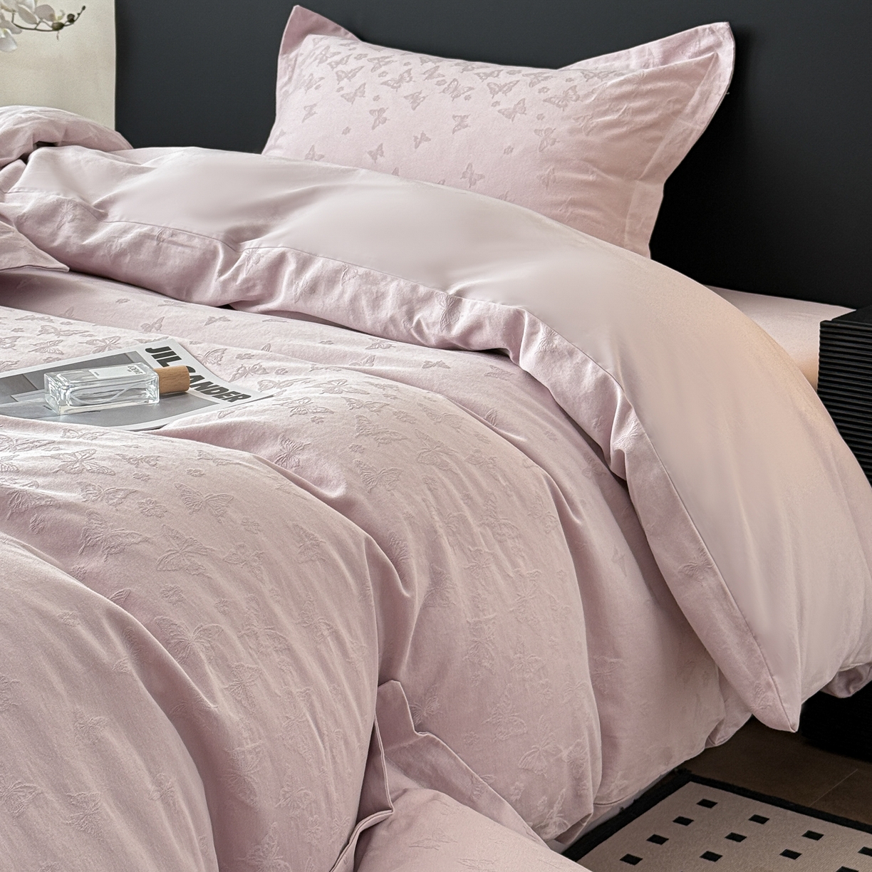 91家纺网 家纺一手货源 找家纺 慕尚家纺 2026新款A类60支长绒棉纯棉提花贡缎大提花光泽绸缎感四件套 蝴蝶飞紫