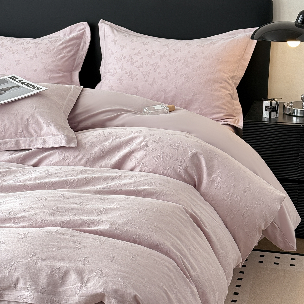 91家纺网 家纺一手货源 找家纺 慕尚家纺 2026新款A类60支长绒棉纯棉提花贡缎大提花光泽绸缎感四件套 蝴蝶飞紫