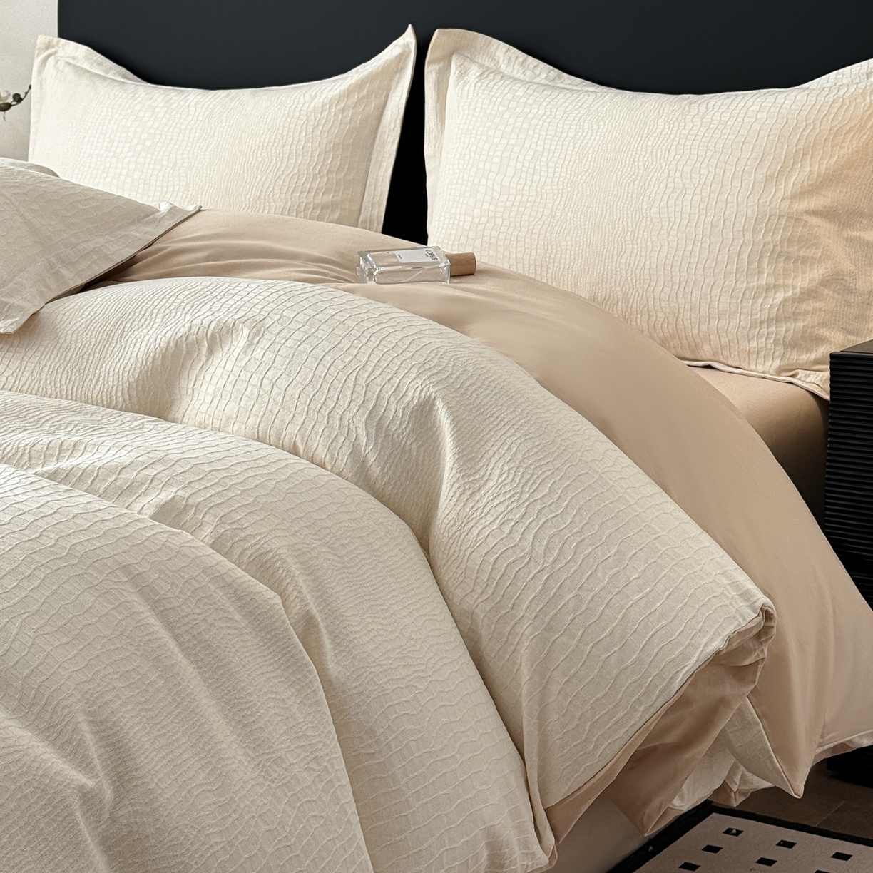 91家纺网 家纺一手货源 找家纺 慕尚家纺 2026新款A类60支长绒棉纯棉提花贡缎大提花光泽绸缎感四件套 布朗米