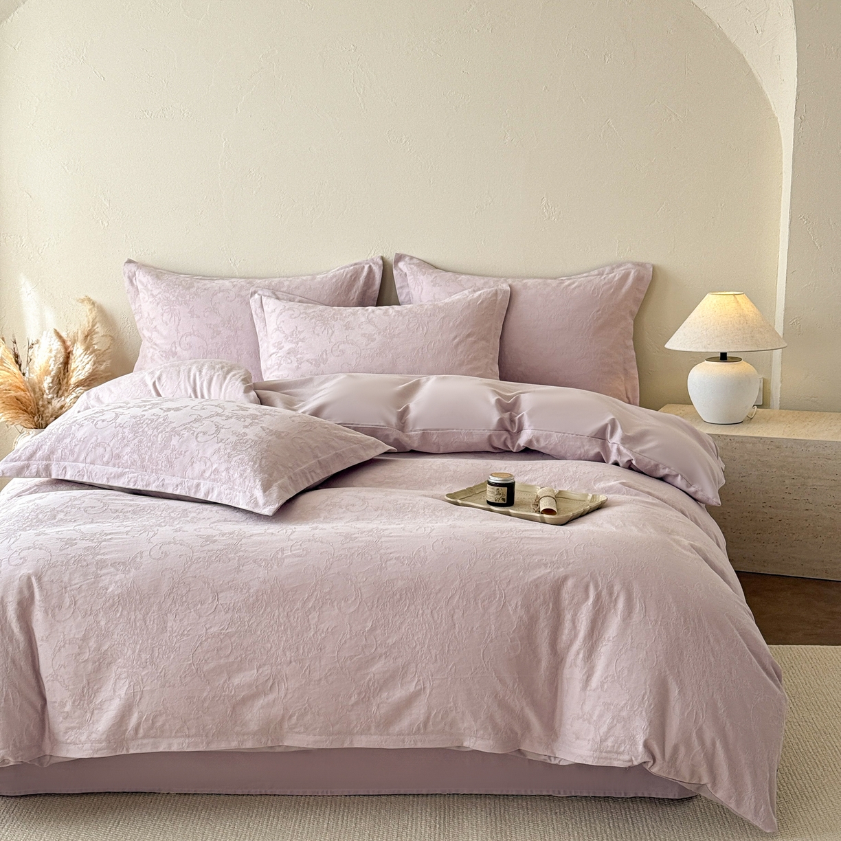 91家纺网 家纺一手货源 找家纺 慕尚家纺 2026新款A类60支长绒棉纯棉提花贡缎大提花光泽绸缎感四件套 鸢尾花蝶紫