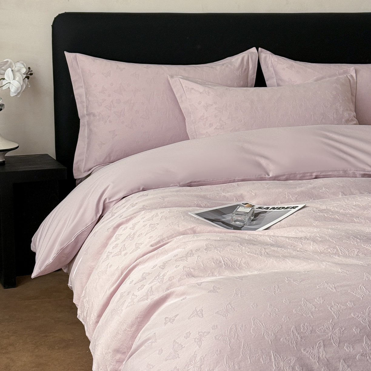 91家纺网 家纺一手货源 找家纺 慕尚家纺 2026新款A类60支长绒棉纯棉提花贡缎大提花光泽绸缎感四件套 蝴蝶飞紫