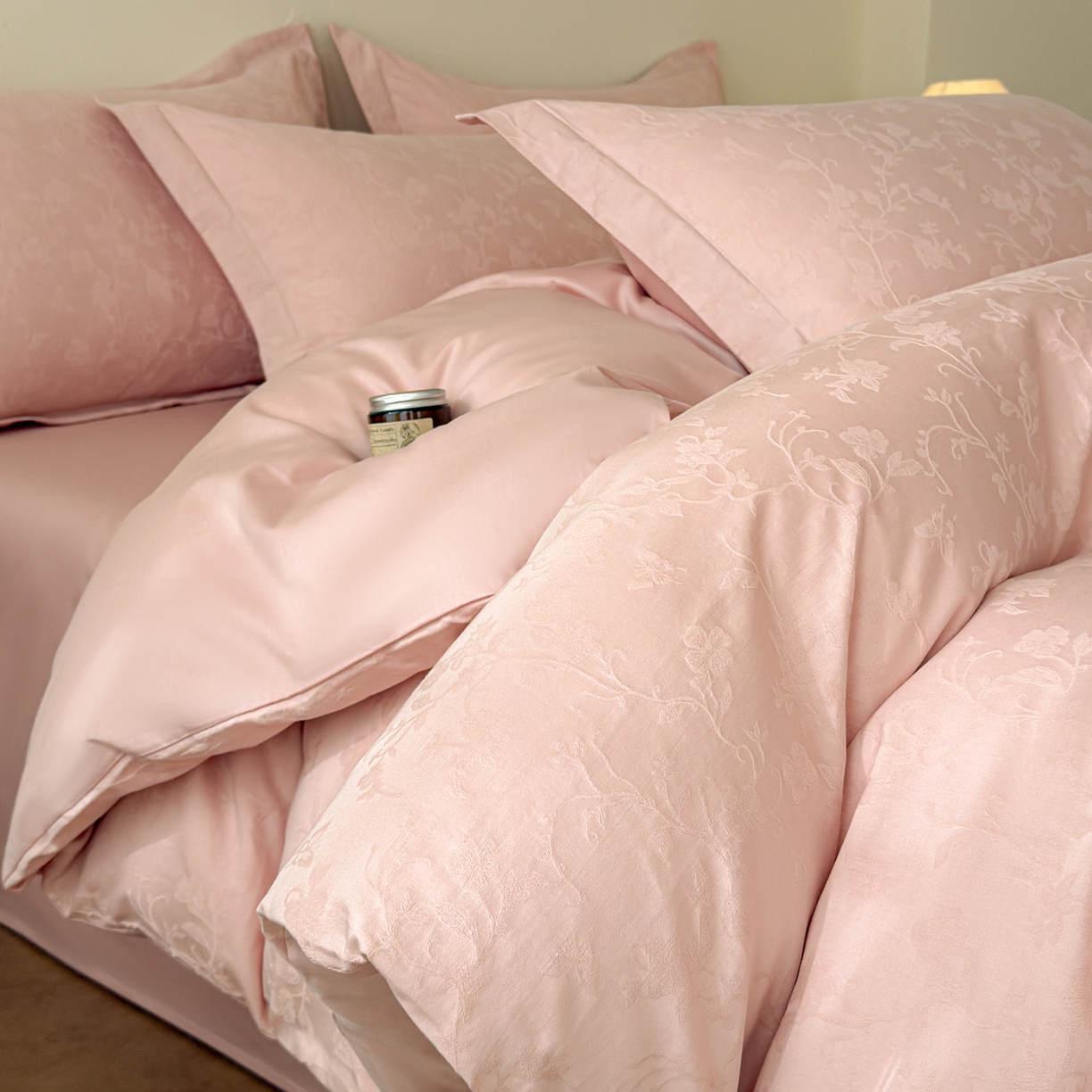 慕尚家纺 2026新款A类60支长绒棉纯棉提花贡缎大提花光泽绸缎感四件套 花蝶粉