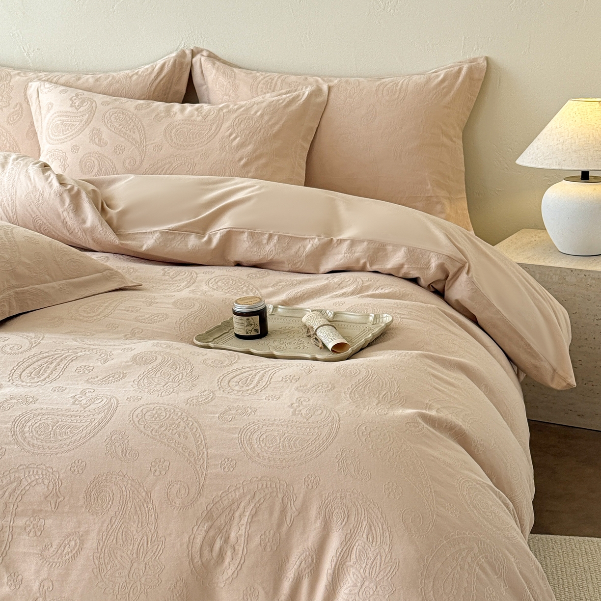 91家纺网 家纺一手货源 找家纺 慕尚家纺 2026新款A类60支长绒棉纯棉提花贡缎大提花光泽绸缎感四件套 欧拉米黄