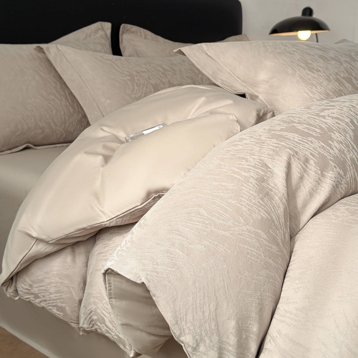 91家纺网 家纺一手货源 找家纺 （总）慕尚家纺 2026新款A类60支长绒棉纯棉提花贡缎大提花光泽绸缎感四件套