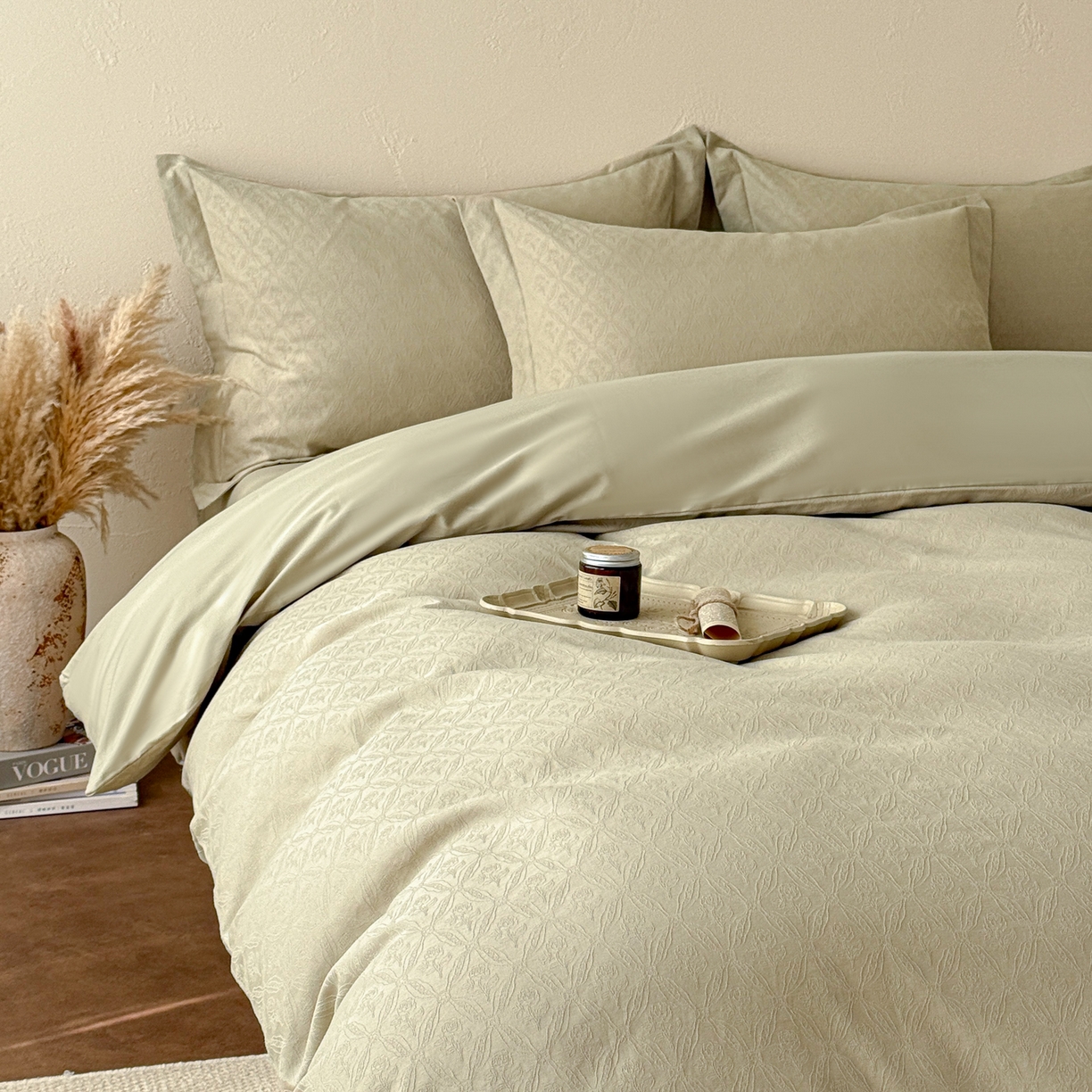 91家纺网 家纺一手货源 找家纺 慕尚家纺 2026新款A类60支长绒棉纯棉提花贡缎大提花光泽绸缎感四件套 陌上花开绿