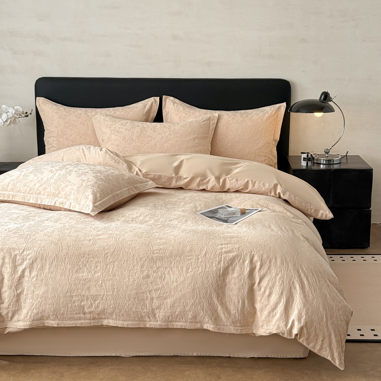 91家纺网 家纺一手货源 找家纺 慕尚家纺 2026新款A类60支长绒棉纯棉提花贡缎大提花光泽绸缎感四件套 艾薇花卡其