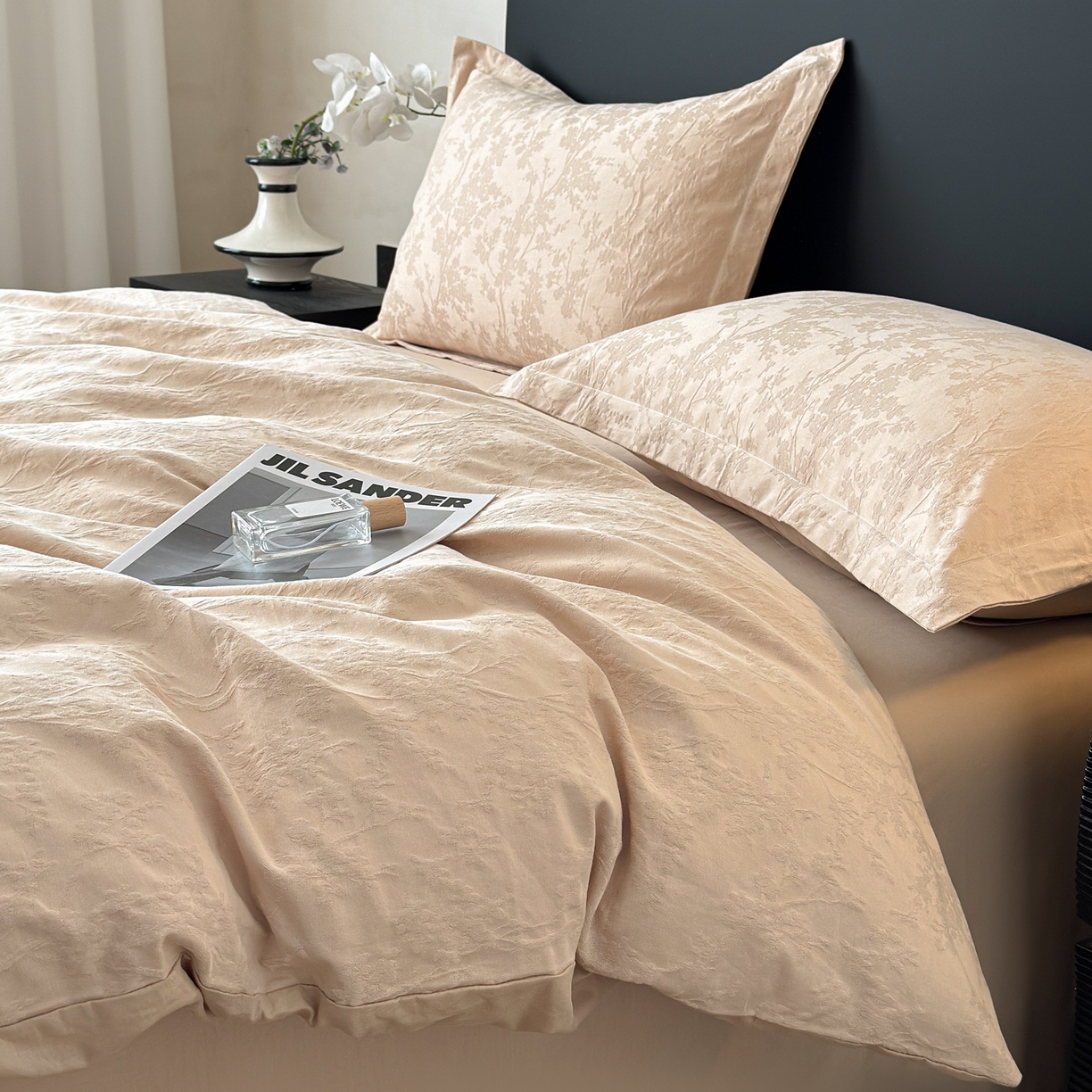 91家纺网 家纺一手货源 找家纺 慕尚家纺 2026新款A类60支长绒棉纯棉提花贡缎大提花光泽绸缎感四件套 艾薇花卡其