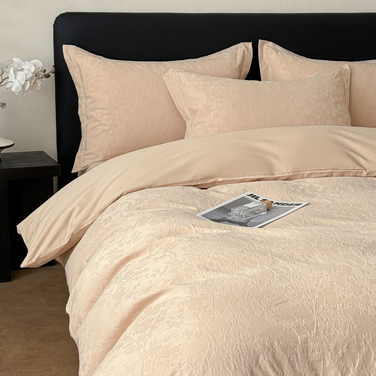 91家纺网 家纺一手货源 找家纺 慕尚家纺 2026新款A类60支长绒棉纯棉提花贡缎大提花光泽绸缎感四件套 艾薇花卡其