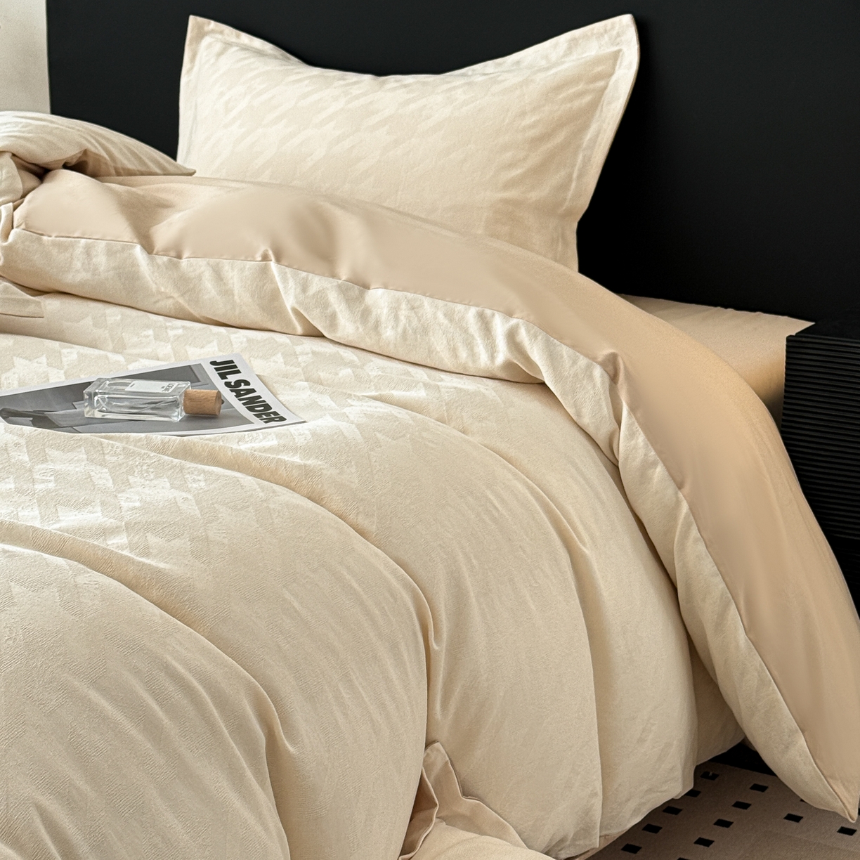 91家纺网 家纺一手货源 找家纺 慕尚家纺 2026新款A类60支长绒棉纯棉提花贡缎大提花光泽绸缎感四件套 肌理米