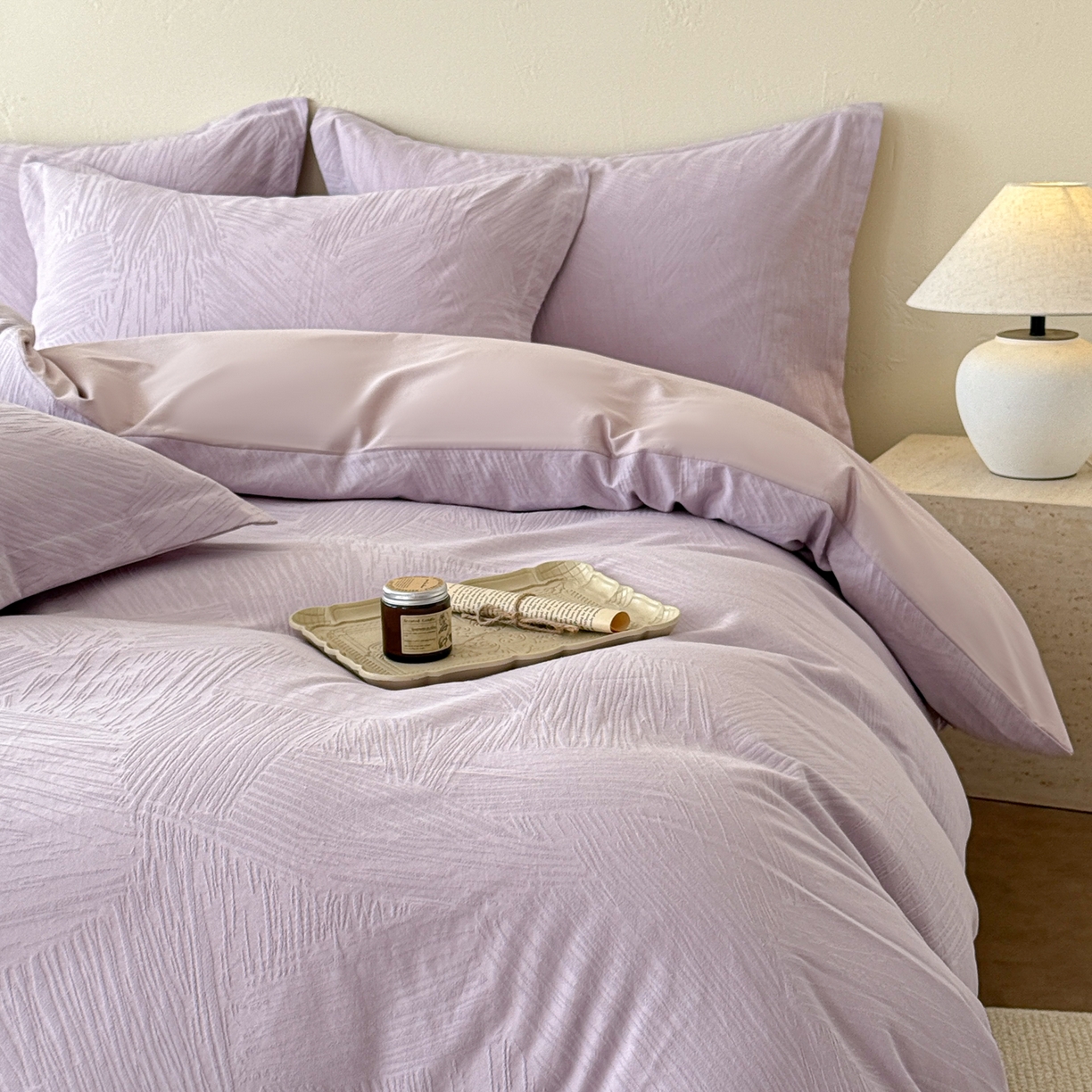 91家纺网 家纺一手货源 找家纺 慕尚家纺 2026新款A类60支长绒棉纯棉提花贡缎大提花光泽绸缎感四件套 雅意紫