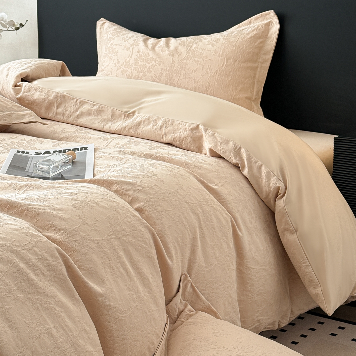 91家纺网 家纺一手货源 找家纺 慕尚家纺 2026新款A类60支长绒棉纯棉提花贡缎大提花光泽绸缎感四件套 艾薇花卡其