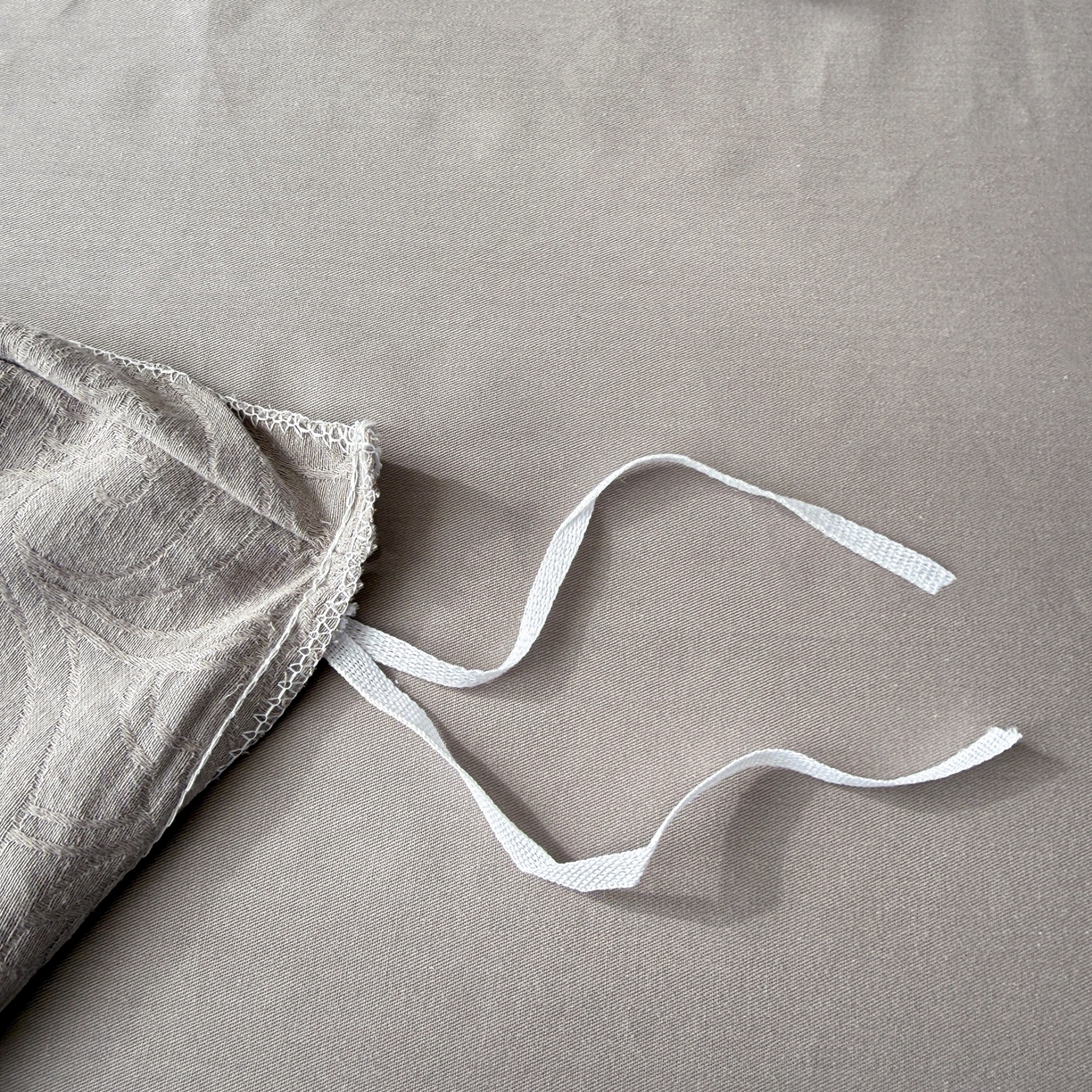 91家纺网 家纺一手货源 找家纺 慕尚家纺 2026新款A类60支长绒棉纯棉提花贡缎大提花光泽绸缎感四件套 马上有乾灰