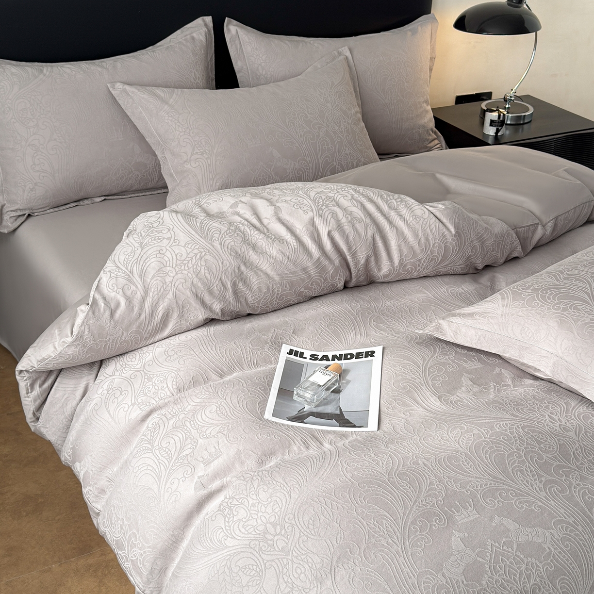 91家纺网 家纺一手货源 找家纺 慕尚家纺 2026新款A类60支长绒棉纯棉提花贡缎大提花光泽绸缎感四件套 马上有乾灰