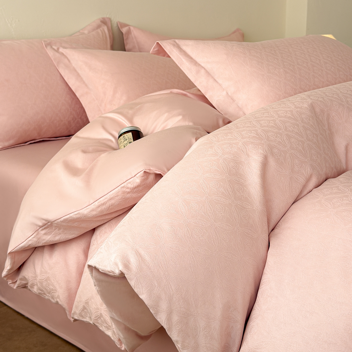 91家纺网 家纺一手货源 找家纺 （总）慕尚家纺 2026新款A类60支长绒棉纯棉提花贡缎大提花光泽绸缎感四件套