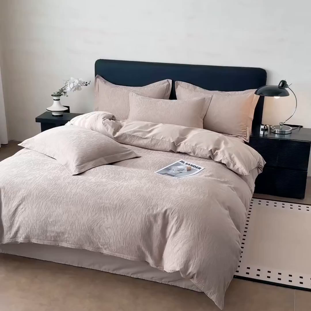 91家纺网 家纺一手货源 找家纺 慕尚家纺 2026新款A类60支长绒棉纯棉提花贡缎大提花光泽绸缎感四件套 如意卡其