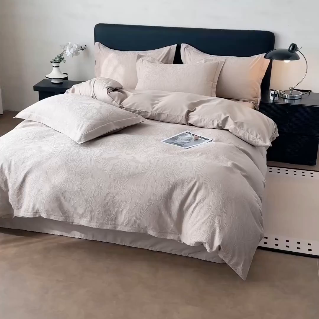 91家纺网 家纺一手货源 找家纺 慕尚家纺 2026新款A类60支长绒棉纯棉提花贡缎大提花光泽绸缎感四件套 马上有乾卡其