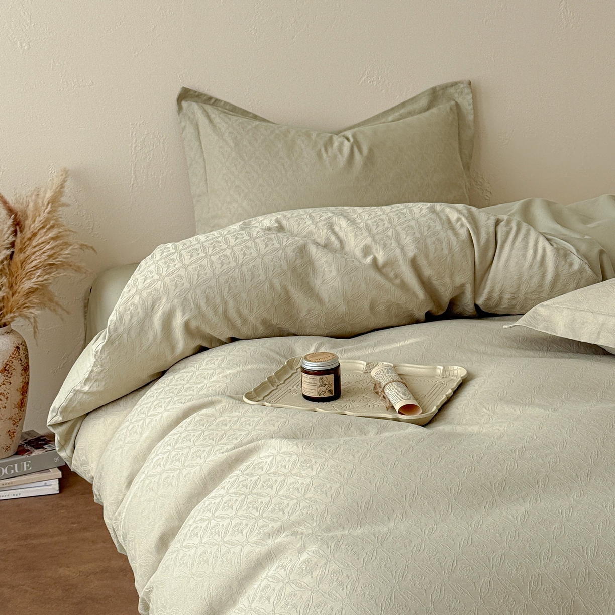 91家纺网 家纺一手货源 找家纺 慕尚家纺 2026新款A类60支长绒棉纯棉提花贡缎大提花光泽绸缎感四件套 陌上花开绿