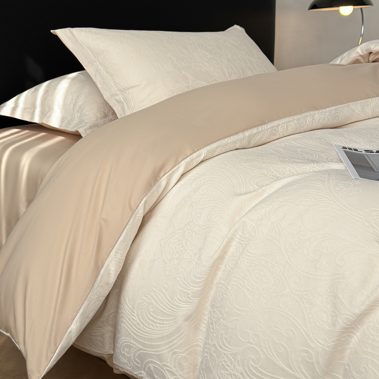 91家纺网 家纺一手货源 找家纺 慕尚家纺 2026新款A类60支长绒棉纯棉提花贡缎大提花光泽绸缎感四件套 罗莎米